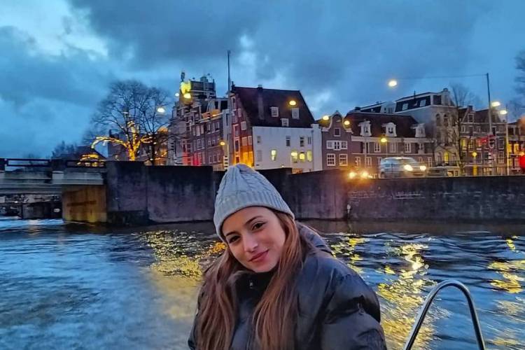 A atriz &Eacute;rica Cardoso, de 28 anos, diz que ainda n&atilde;o sabe como retornar&aacute; a Fortaleza