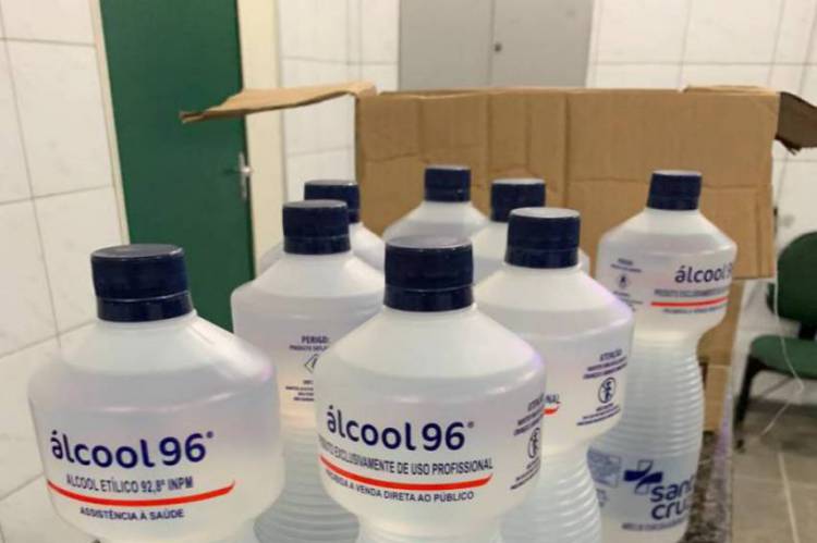 Dezesseis embalagens com concentração de GL acima da permitida para álcool líquido foram apreendidos
