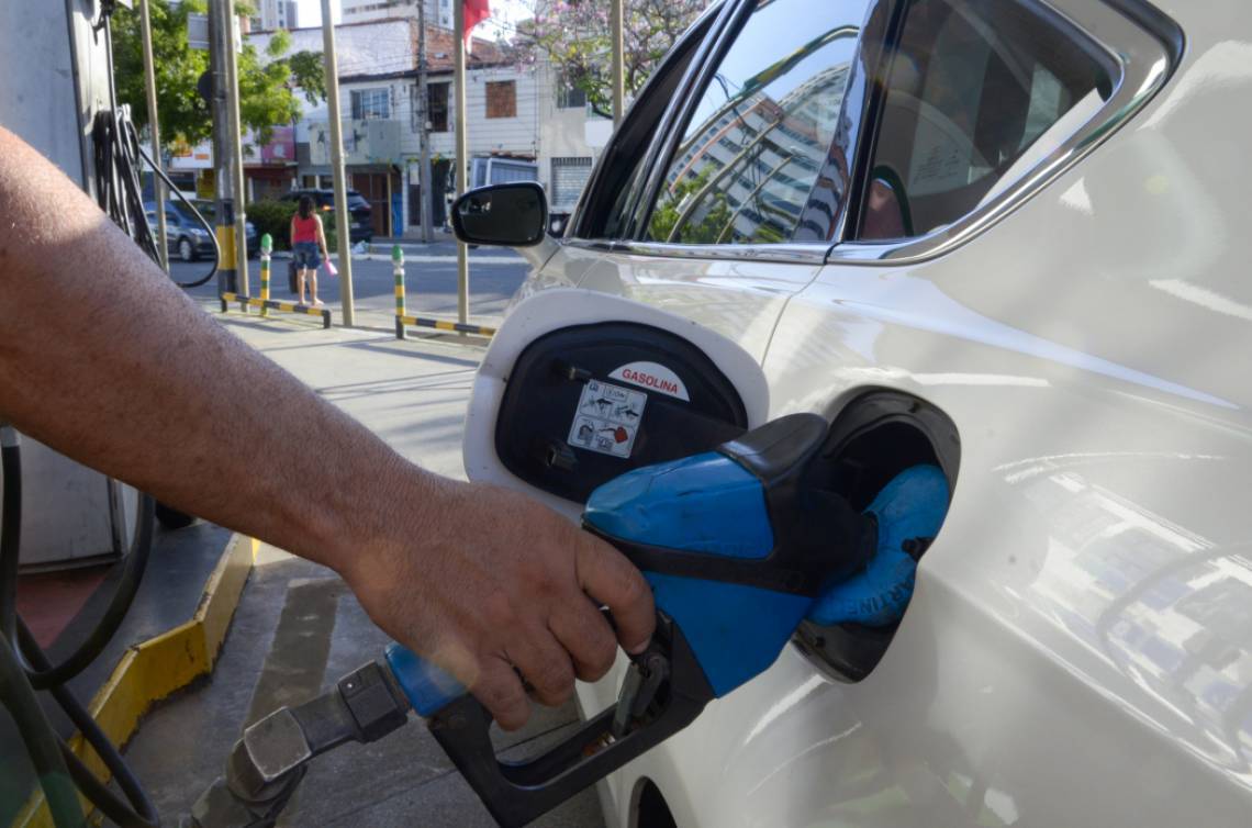 Queda no consumo de combustíveis no Ceará (Foto: Alex Gomes - Em 02/08/2018)