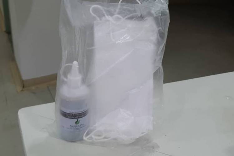 Georgeline Silveira, de 48 anos, produziu 20 kits para vizinhos