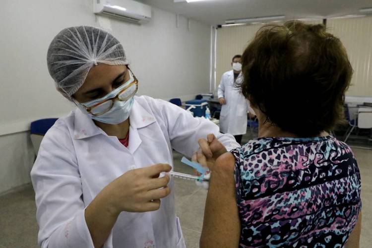 Idosos precisam de cuidados extra durante per&iacute;odo de isolamento social