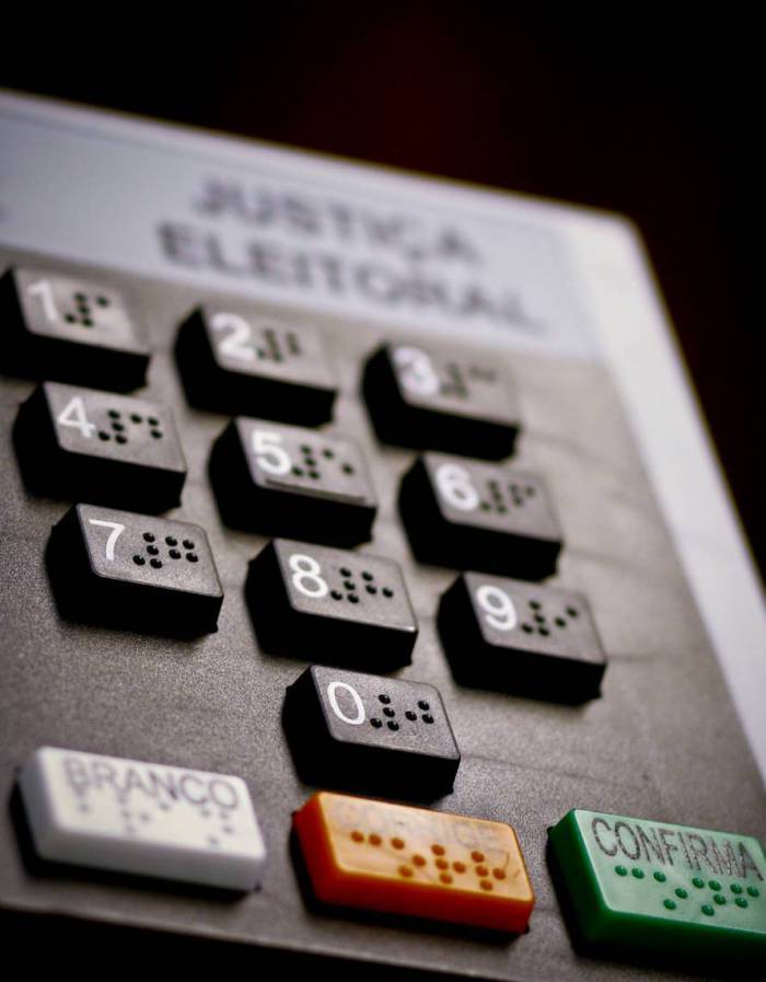 ￼ Eleições são ambiente fértil à proliferação de conteúdos falsos (Foto: JONNE RORIZ/AE)