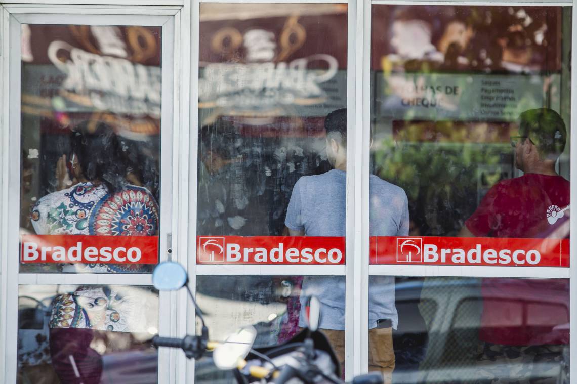O Bradesco tem promovido mudan&ccedil;as em seu modelo de atendimento, al&eacute;m de adequa&ccedil;&atilde;o de seu tamanho f&iacute;sico e unifica&ccedil;&atilde;o de ag&ecirc;ncias (Foto: Aurelio Alves/O POVO)