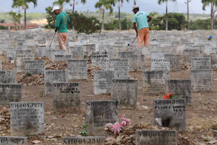 Apenas um cemitério público tem vagas para sepultamento imediato