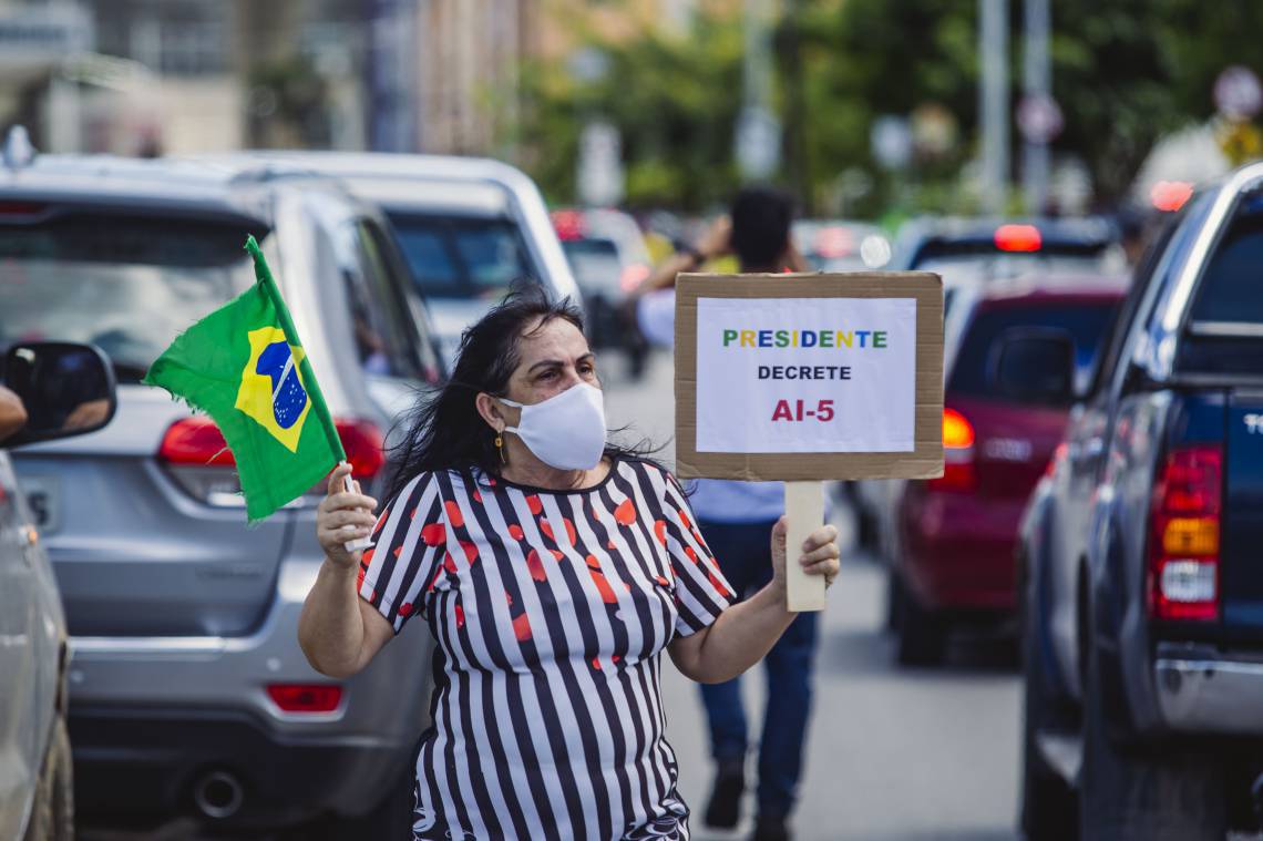 Fortaleza teve protestos pela reabertura. Agora, respeito à orientações é modo de garantir retorno (Foto: Aurelio Alves/O POVO)