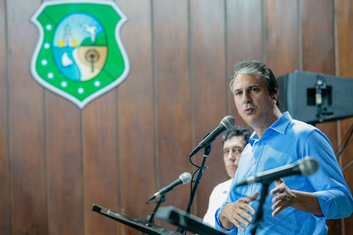 GOVERNADOR Camilo Santana deve anunciar hoje renovação do decreto com as medidas de isolamento  (Foto: JÚLIO CAESAR)
