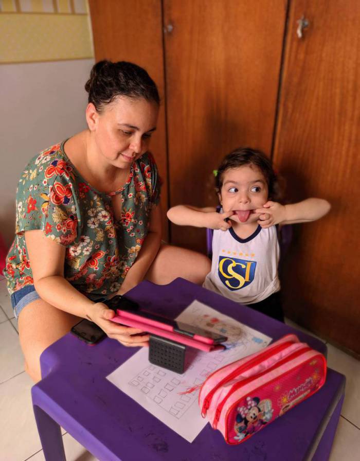 Mirella Pereira, 38, servidora pública federal e mãe da Cecília Leite, 3 anos, aluna do Infantil III da rede particular de ensino (Foto: Acervo pessoal)