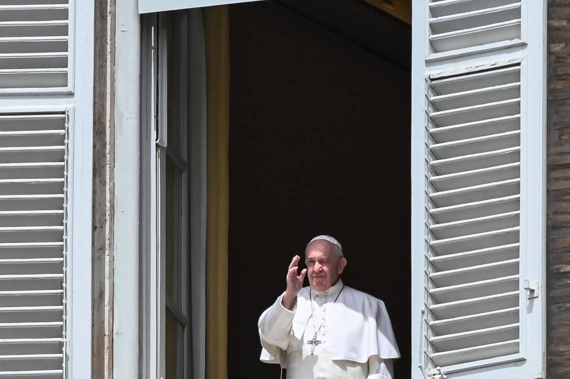 Papa Francisco em sua bênção dominical (Foto: Andreas SOLARO / AFP)