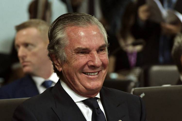 Brasilia em 13 de fevereiro de 2020,Comissão de Relações Exteriores e Defesa Nacional (CRE) realiza sabatina de embaixadores indicados para chefes de missão diplomática nos Estados Unidos e Líbano. À bancada, senador Fernando Collor (Pros-AL). (Foto: Geraldo Magela/Agência Senado