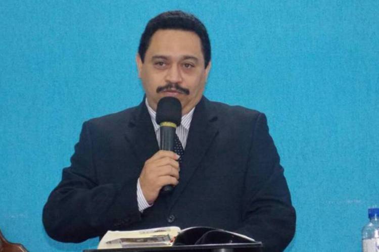 Pastor Neto Nunes foi candidato a prefeito de Fortaleza em 2008, ficando conhecido pelo slogan 
