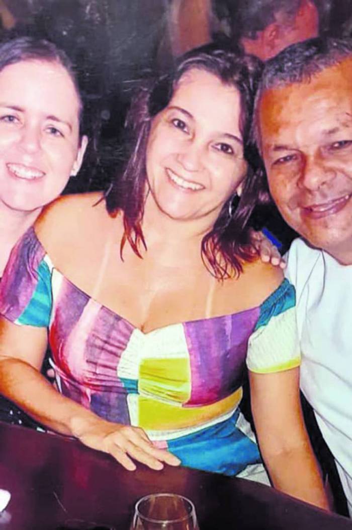 Karine Guanabara, com Jucineide e Ciro Fernandes, no Wai-Wai. (By Evando)
 (Foto: )