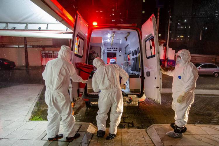 Profissionais na linha de frente contra a Covid-19