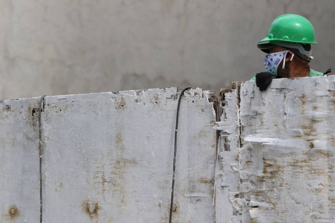 FORTALEZA, CE, BRASIL, 01.06.2020 trabalhadores da construção civil retomam atividade.  Obra do IJF.  (Fotos: Fabio Lima/O POVO) (Foto: Fabio Lima)