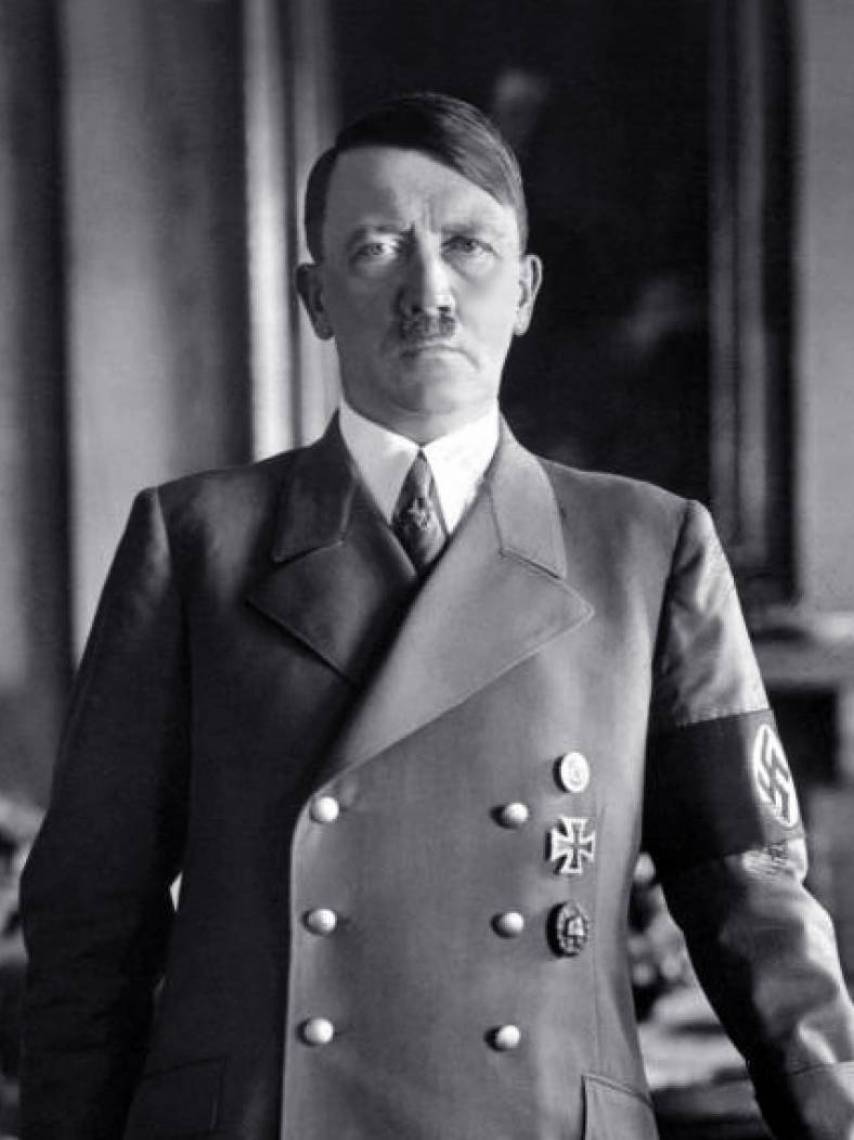 Adolf Hitler nasceu no Áustria em 1889. Ingressou em 1919 na sigla que, mais tarde, seria o partido nazista. Virou chanceler (primeiro-ministro) em 1933. Passou a utilizar o título de Führer, que significa condutor ou líder. Levou o país à Segunda Guerra Mundial e cometeu suicídio diante da derrota iminente para os Aliados.
