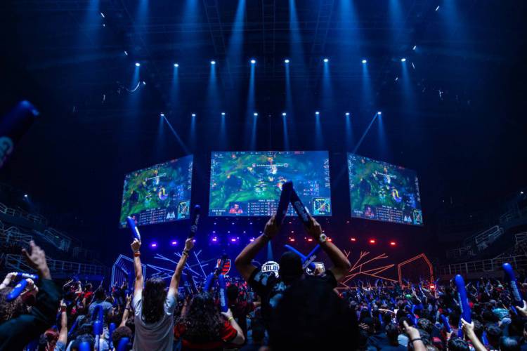 O recorde mundial atual é do criador de conteúdo Tyler Blevins, conhecido como Ninja