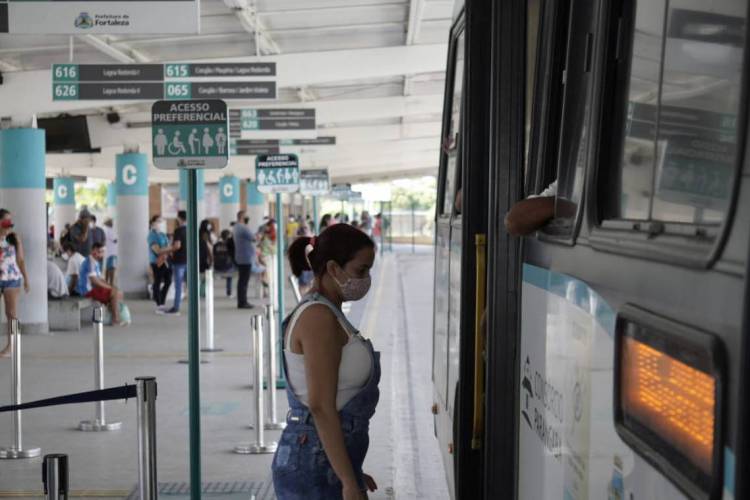 Movimentações no Terminal da Messejana hoje, 8