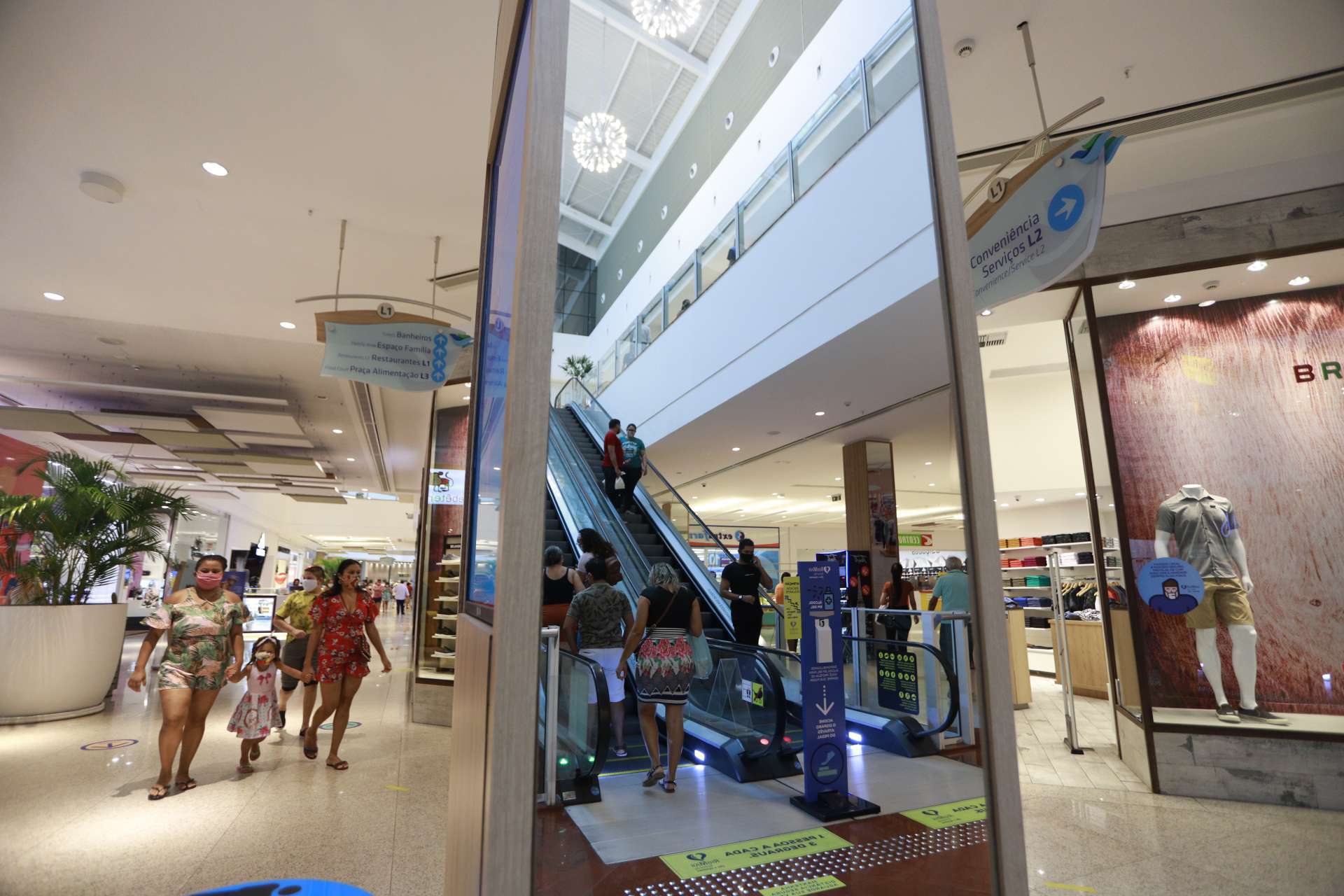 SHOPPINGS já começam a ter lojas com cancelamento de contrato (Foto: FCO FONTENELE)