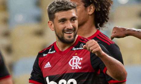 Arrascaeta marcou para o Flamengo contra o Bangu, em jogo que marcou a retomada do Carioca 