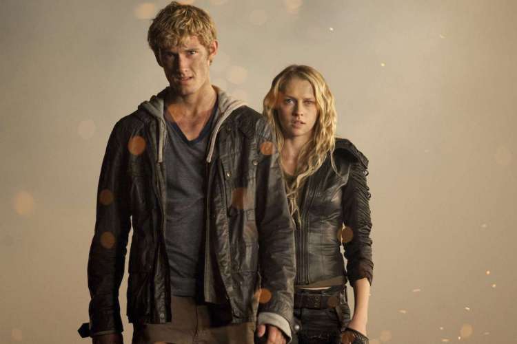 Eu Sou O Número Quatro é baseado em uma série de livros de Pittacus Lore. O onga ganha exibição na Sessão da Tarde