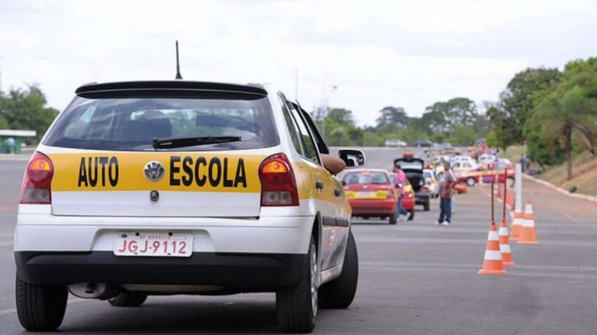 Obrigatoriedade de fazer autoescola foi revista e extinta em resolu&ccedil;&atilde;o