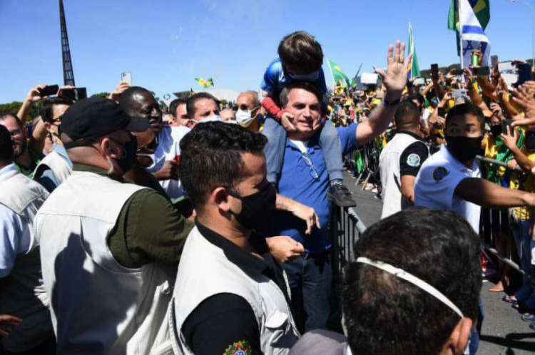 Bolsonaro em manifesta&ccedil;&atilde;o em Bras&iacute;lia.