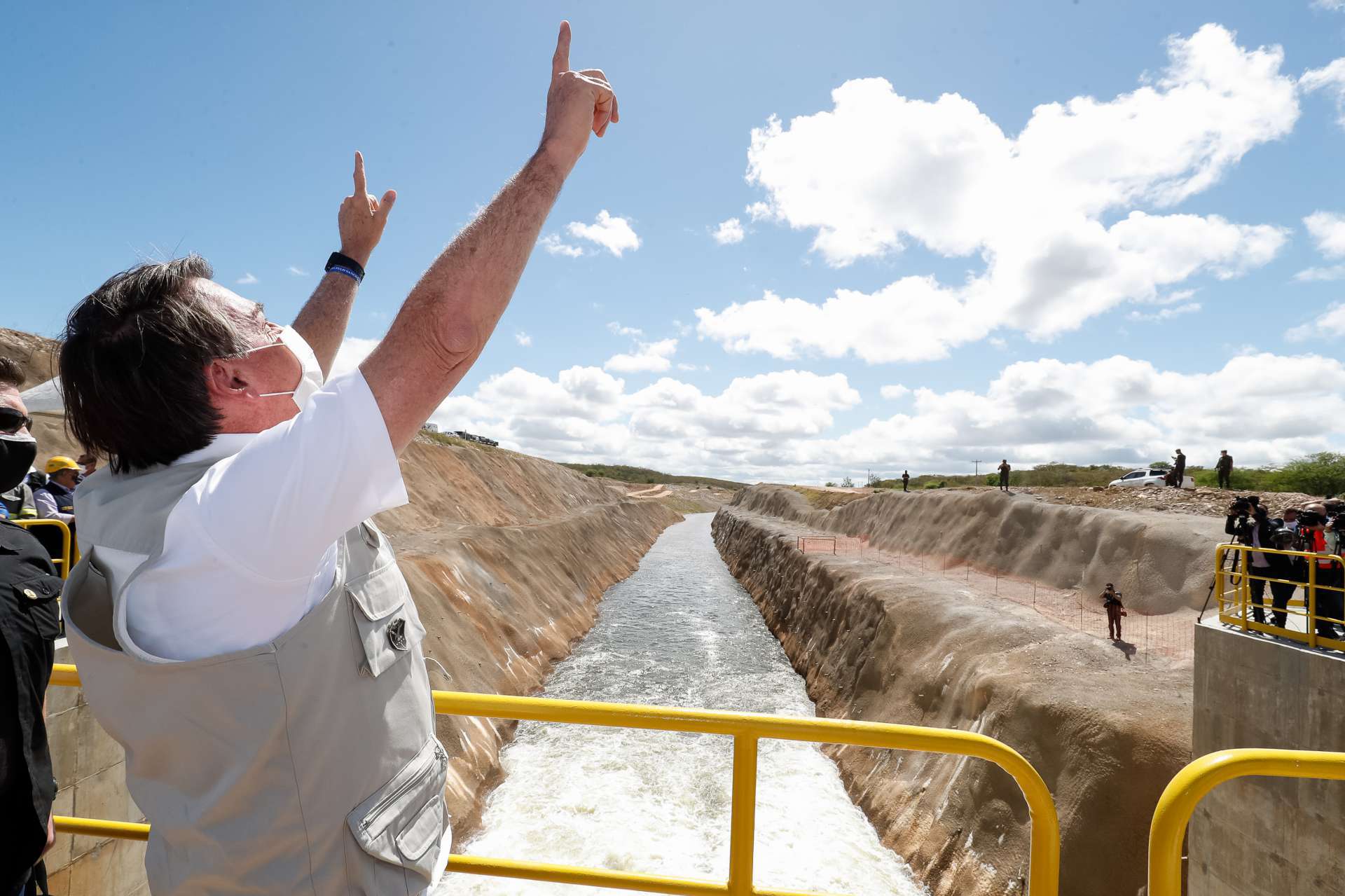 Bolsonaro esteve no ano passado em Penaforte, em região próxima à barragem de Jati (Foto: Alan Santos/PR)