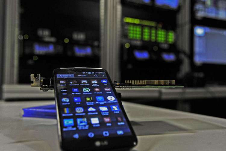 Usuários reclamam de dificuldade em realizar a portabilidade numérica(foto: Marcello Casal Jr/Agência Brasil)