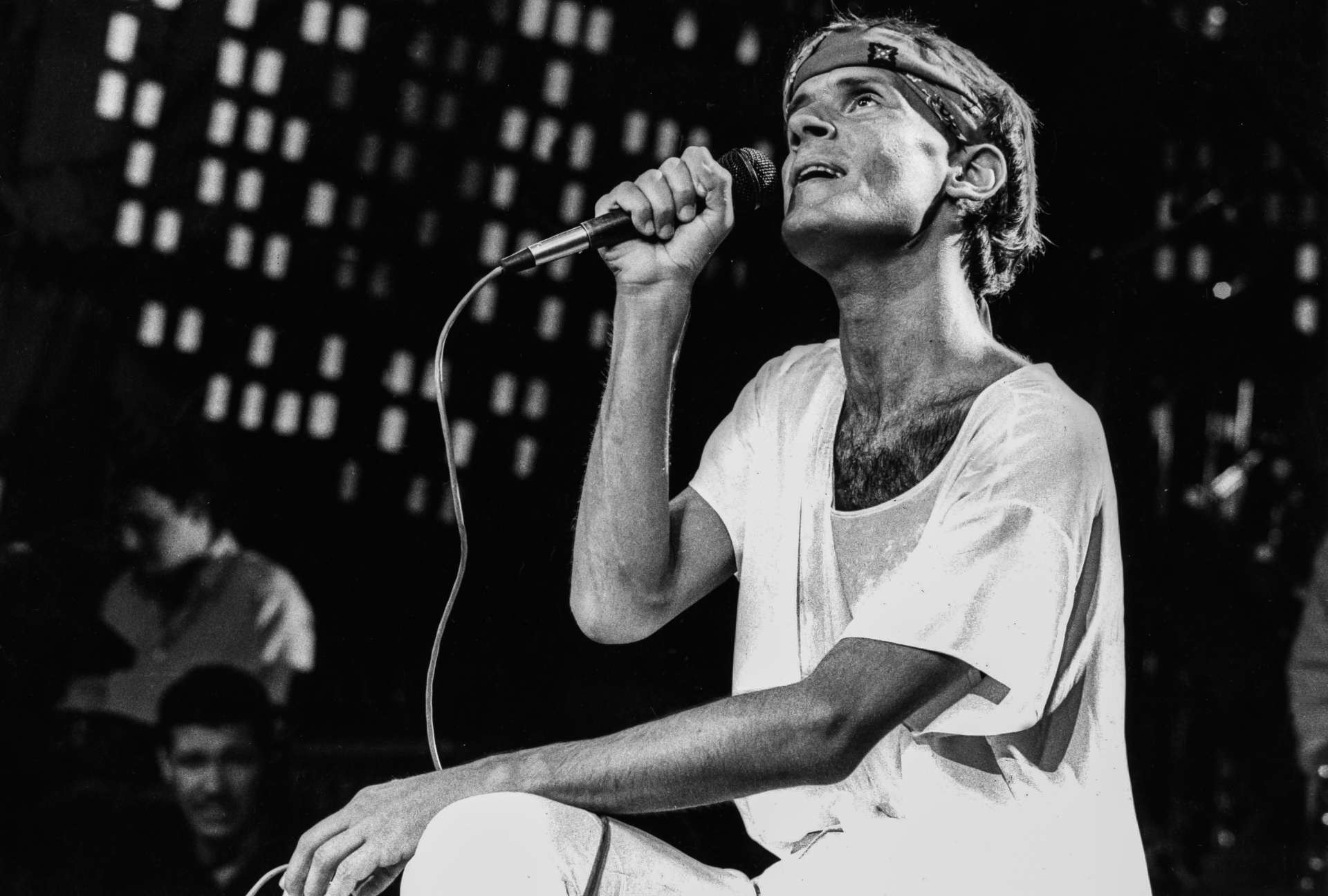 Sao Paulo 24 de outubro de 1988. O cantor e compositor Cazuza canta em show especial da TV Globo. (Foto ANA STEWART/AE) (Foto: ANA STEWART/AE)