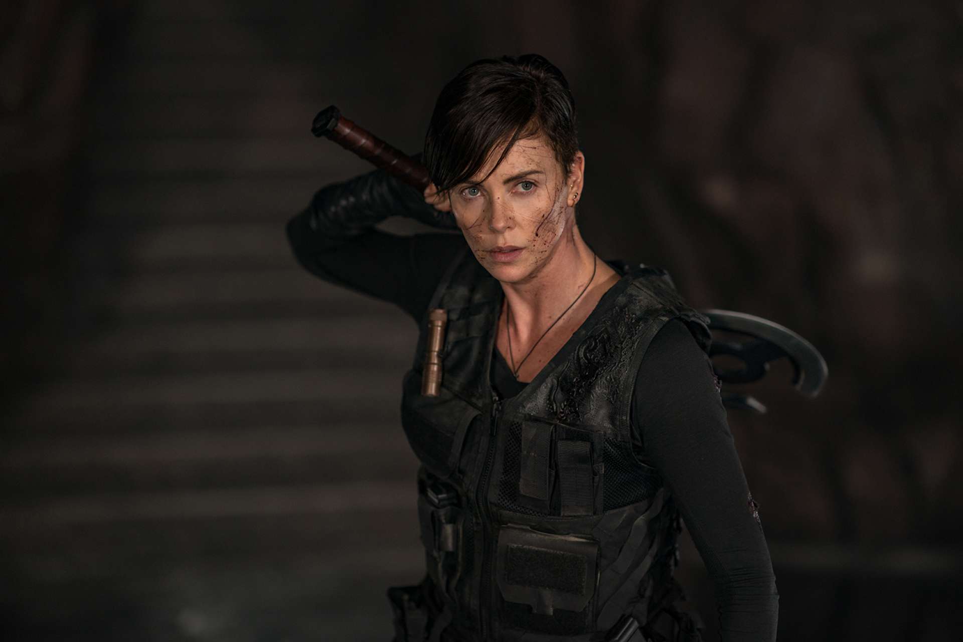 Charlize Theron vive super heroína (Foto: Aimee Spinks/NETFLIX)