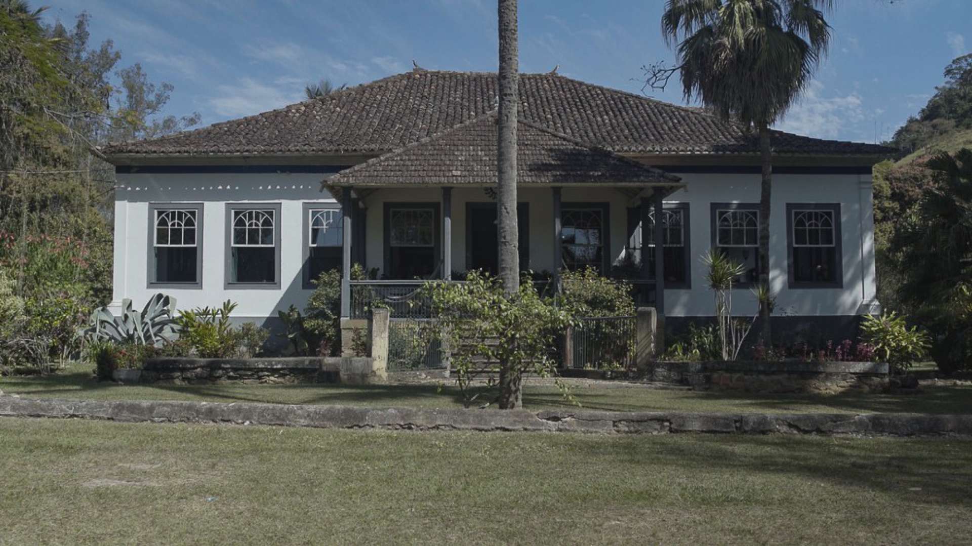 Documentário compara as senzalas do período colonial com os quartos de empregada do Brasil atual (Foto: fotos Divulgação)