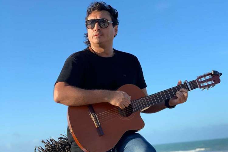 Acompanhe a agenda de transmissões ao vivo online - live - de artistas nacionais e internacionais para hoje, quarta-feira, 15 de julho (15/07); cantor Vicente Nery é uma das atrações da noite