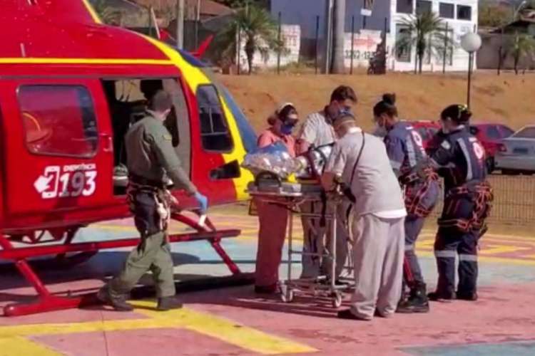 Homem que enterrou a própria mãe sozinho morre um ano depois, queimado, vítima de possível latrocínio 