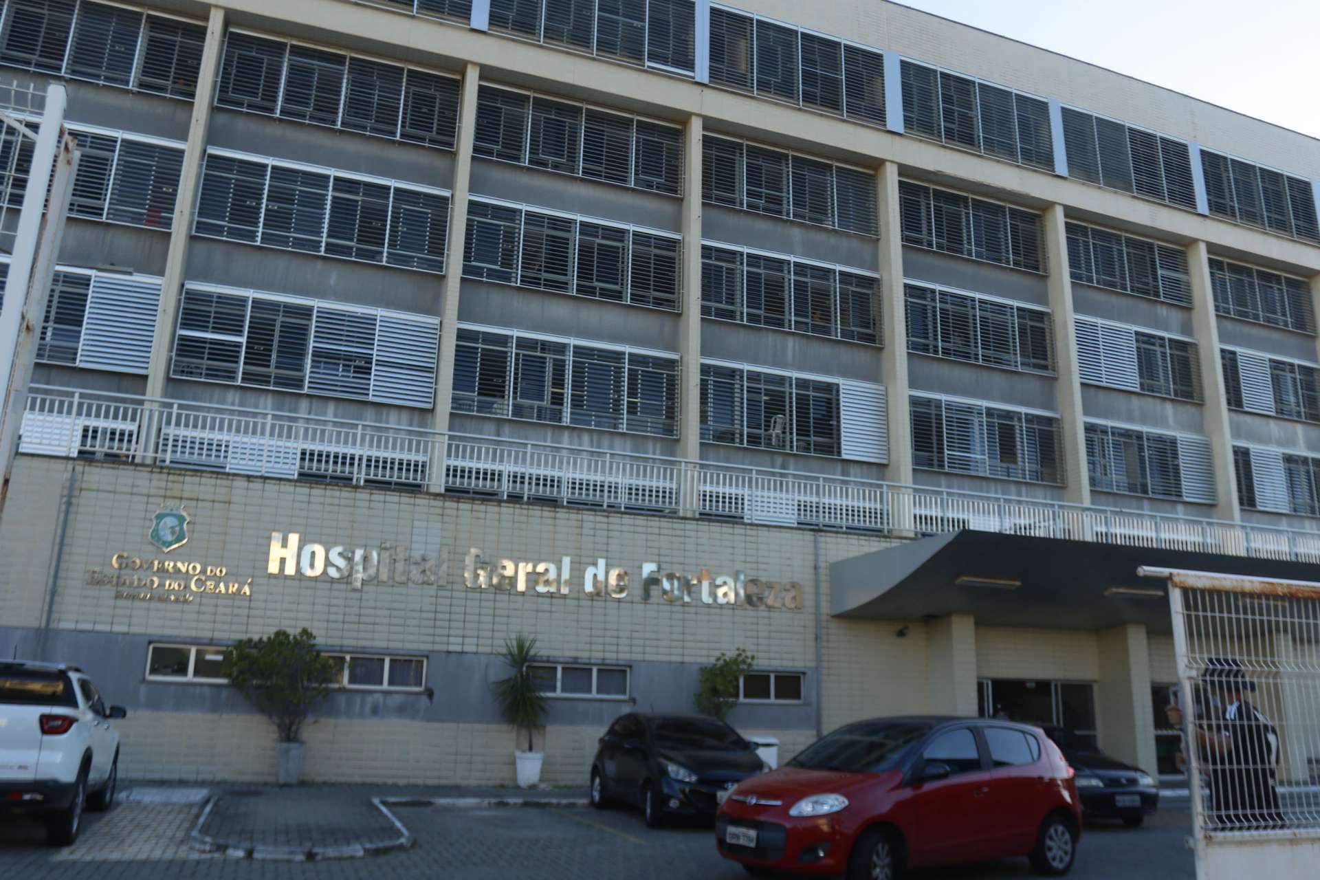 Fachada do Hospital Geral de Fortaleza (Foto: Barbara Moira)