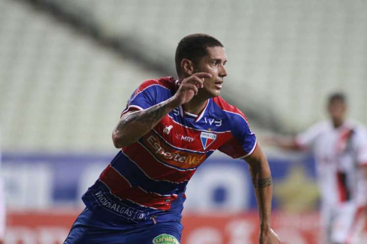 Tiago Orobó marcou o primeiro gol do Fortaleza  (Foto: Pedro Chaves/FCF)