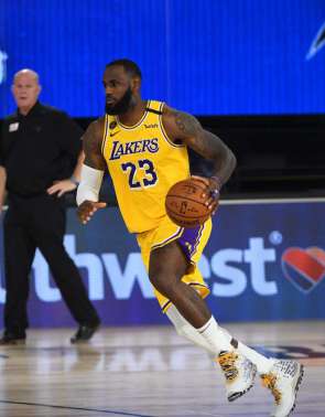 Os Lakers, de Lebron James, enfrentam os Clippers na noite de hoje