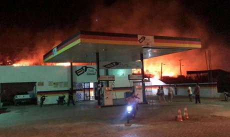 Incêndio próximo a entrada do município de Orós ocorreu nesta quarta-feira, 29  