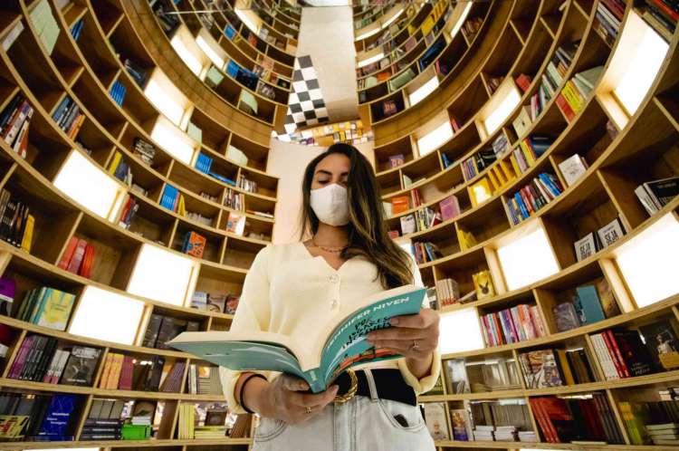 Cultura, mais que uma livraria, um espaço de convivência(Foto: Aurelio Alves/ O POVO)