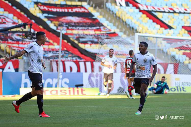 Galo venceu com gol contra de Filipe Luís 