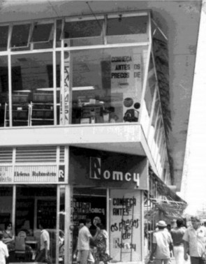 As lojas Romcy, assim como as lojas Otoch, ambas de famílias libanesas, fizeram parte do cenário fortalezense por anos