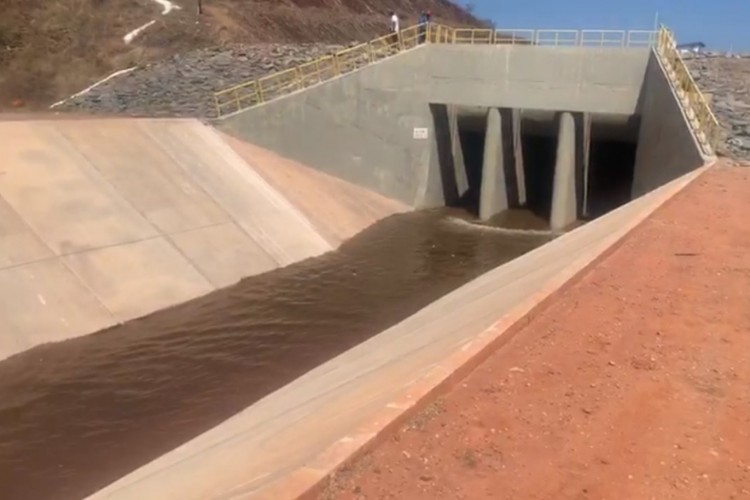 Teste de abertura da comporta foi realizado nesta quarta-feira, 19