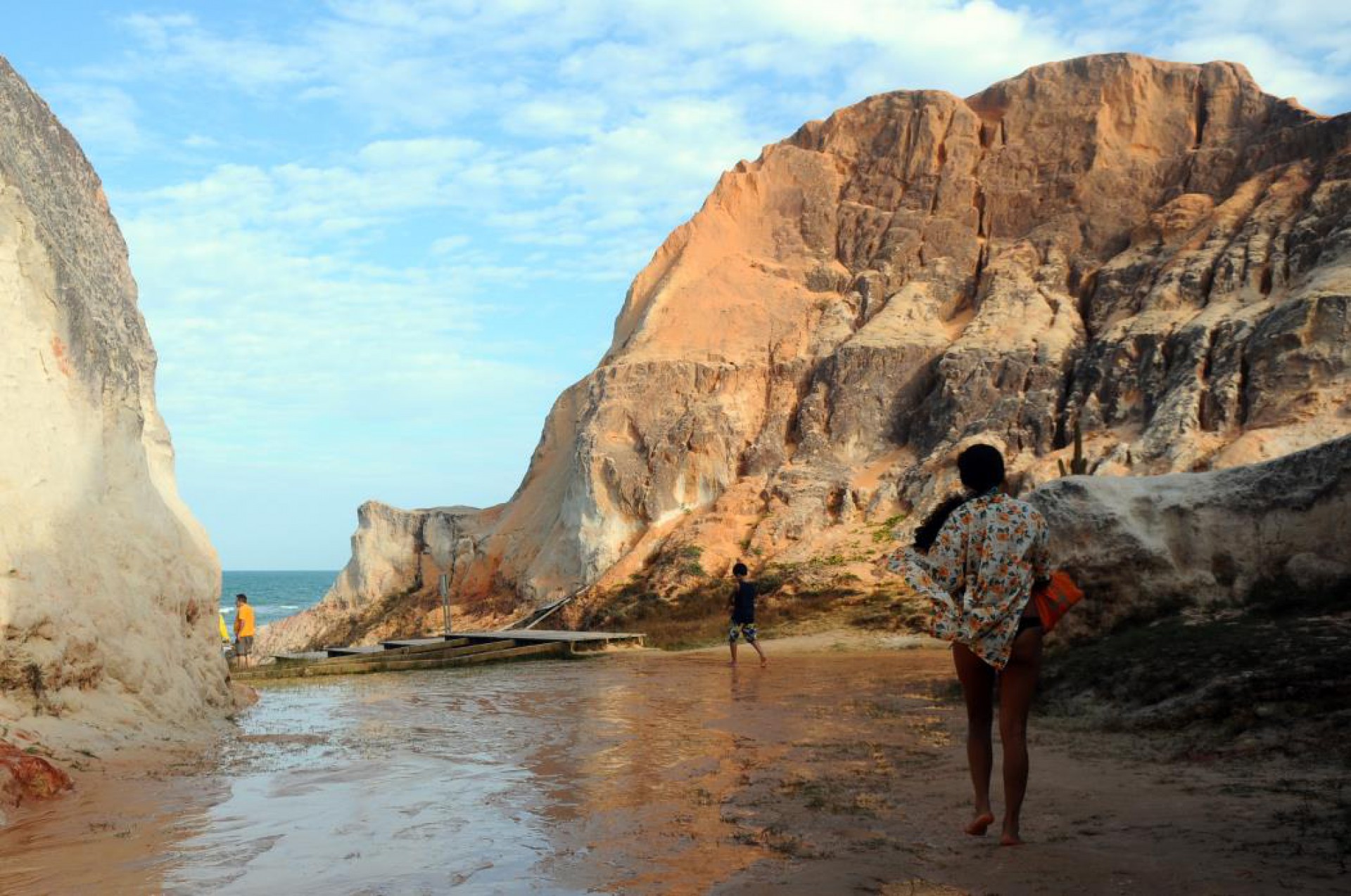 Falésias são cartão postal da praia de Morro Branco (Foto: Deivyson Teixeira em 18/01/2012)
