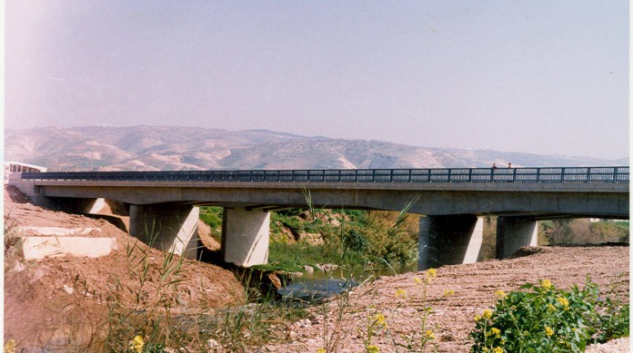 Ponte Sheik Hussein é uma das passagens entre Israel e Jordânia, um dos poucos países da região com quem os israelenses têm acordo de paz