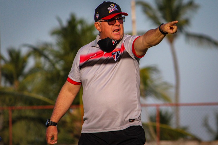 Marcelo Vilar, técnico do Ferroviário, ressalta a importância do duelo com o Jacuipense