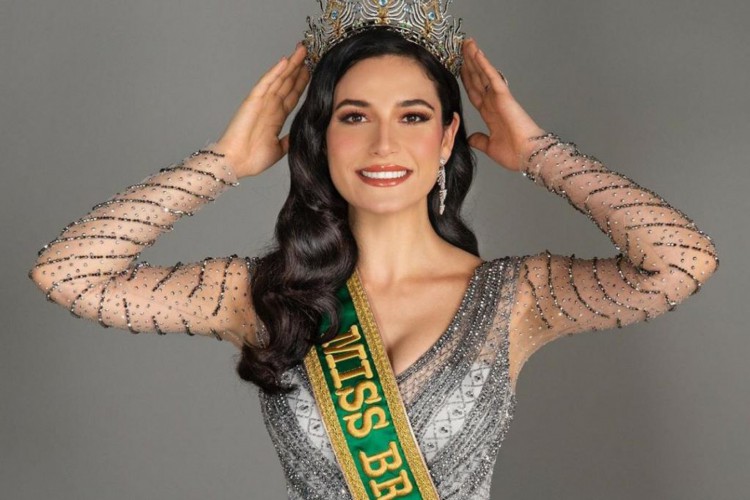 Após etapas virtuais de avaliação, a gaúcha Julia Gama vence o concurso Miss Brasil e deve representar o país no Miss Universo em 2021