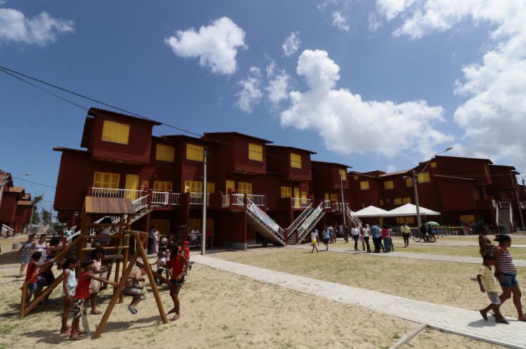 Governo Bolsonaro tenta colocar marca própria em programas habitacionais