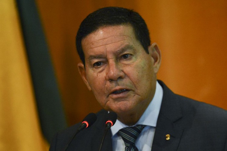  Mourão acha que Bolsonaro não o chamará para continuar vice e, se chamar, não sabe se aceita