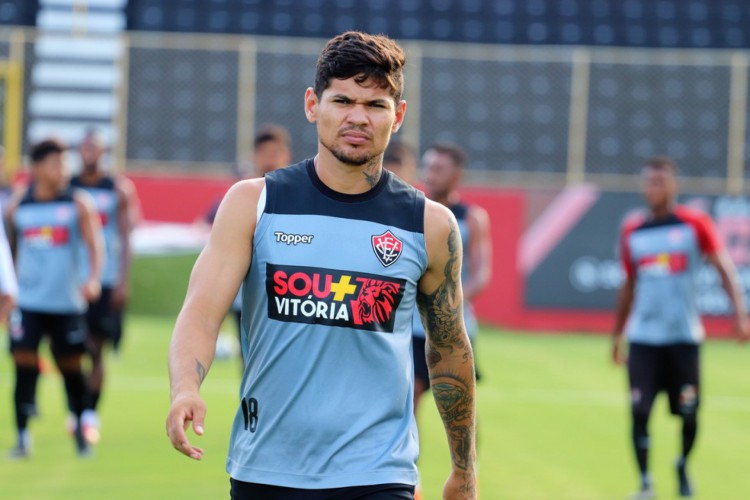 Léo Ceará tem cinco gols em 14 jogos pelo Vitória nesta temporada 