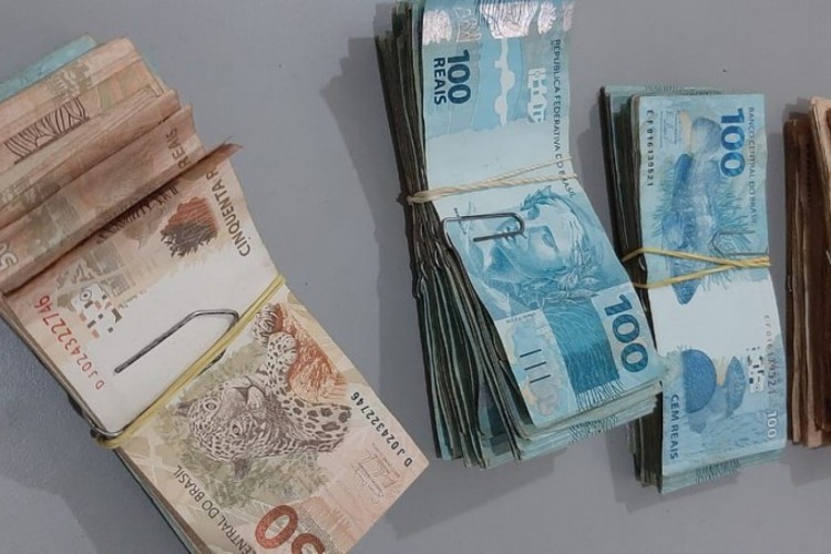 Dinheiro estava em fundo falso que Polícia pode não ter identificado