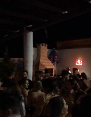 Foto enviada ao O POVO mostram aglomera&ccedil;&atilde;o