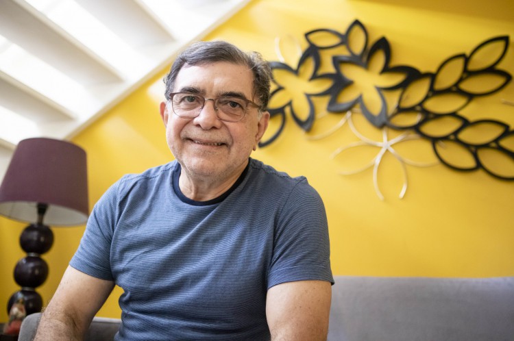 Tarcisio Matos, jornalista, é voluntário na Associação Peter Pan(Foto: FCO FONTENELE)